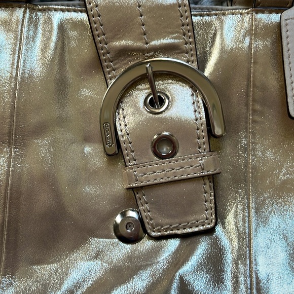 Coach metallic gold Soho East West leather shoulder bag - Picture 6 of 11